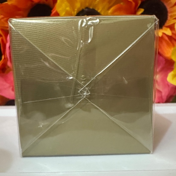 Hydra Hydrating Velvet Youth Cream - White - Picture 3 of 3